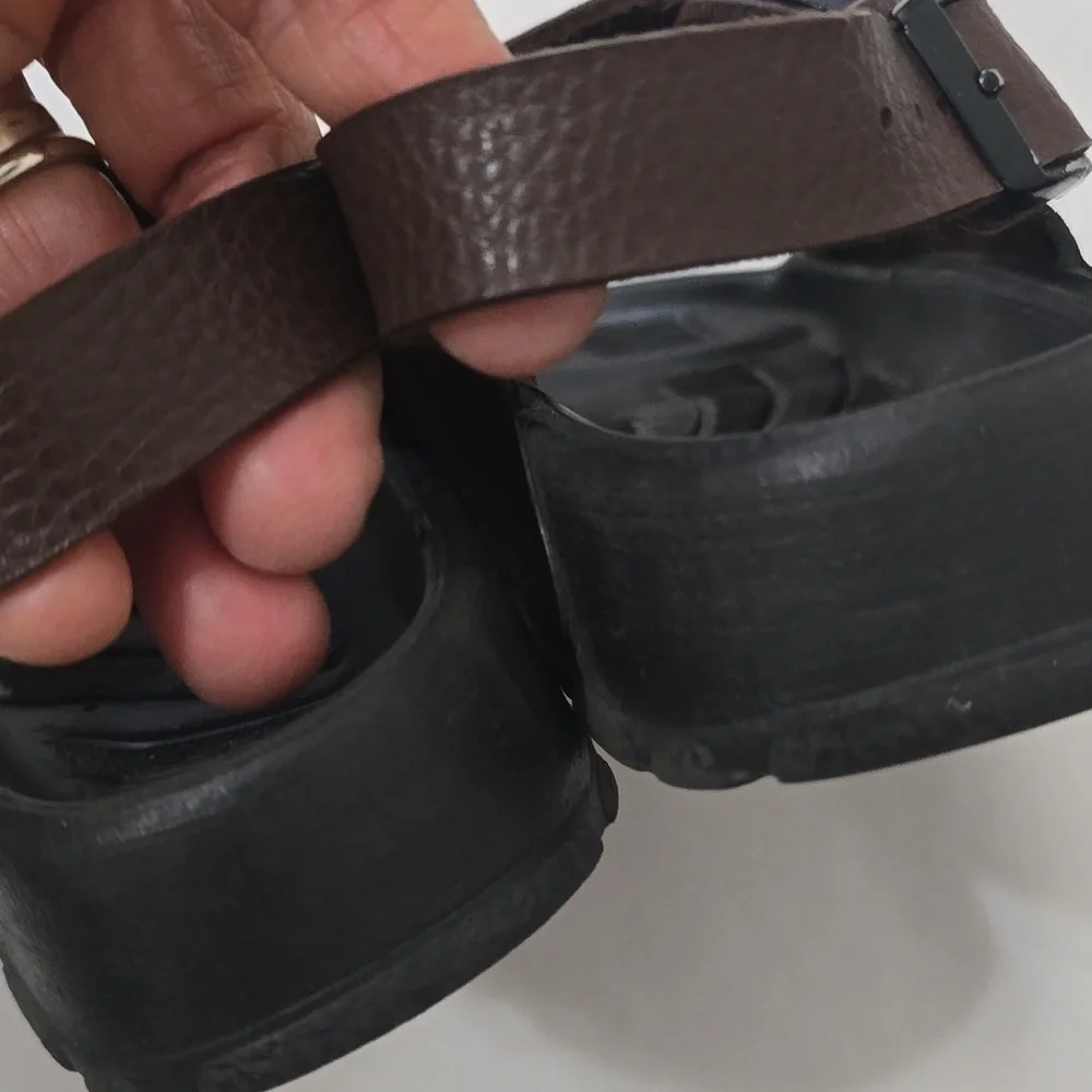 Brown Boys (Unisex) Sandals Size 30 (12‎ US)